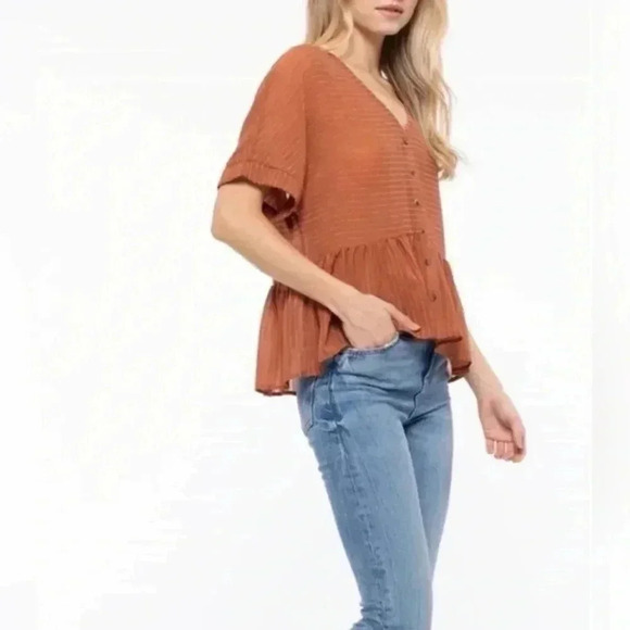 Blu Pepper Blouse (New With Tags) - Picture 4 of 6